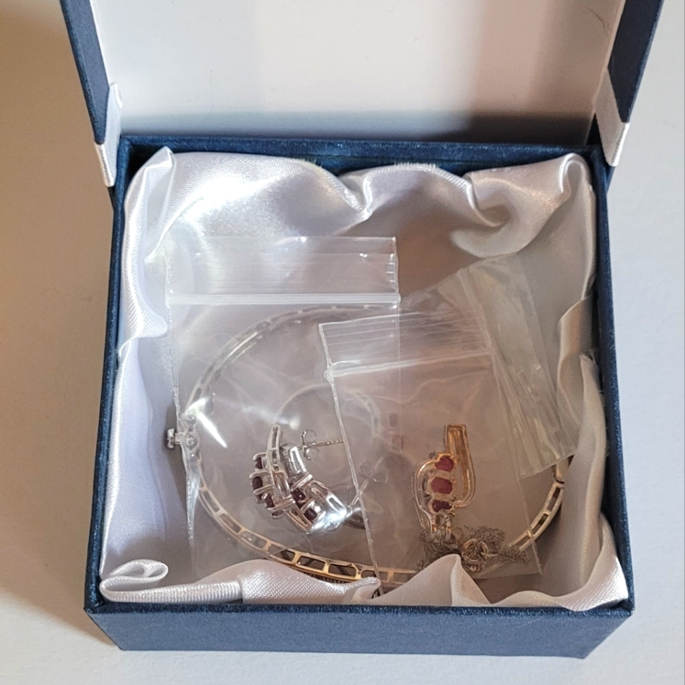Niassa Ruby Sterling Silver trilogy crossover 5 piece matching set